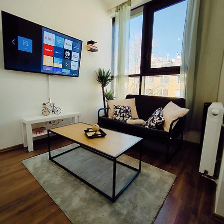 Pretty Apartment Next To Metro Station Bécs Kültér fotó